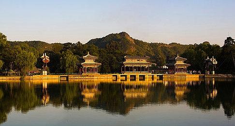 《漫威蜘蛛侠2》新补丁修复了玩家操作毒液漫游纽约的BUG